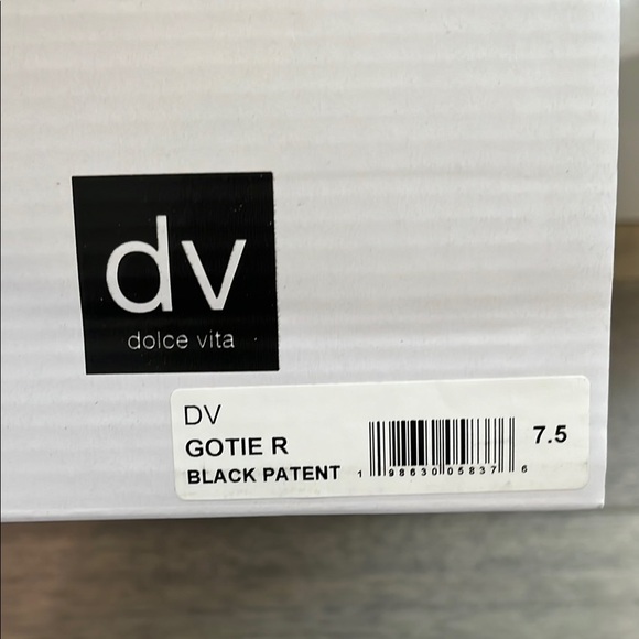 Dolce Vita Black Sandals with Woven Design - Picture 3 of 4